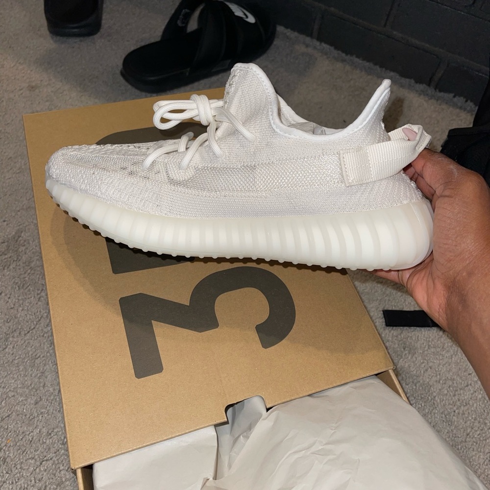 YEEZY BOOST 350 v2 BONE